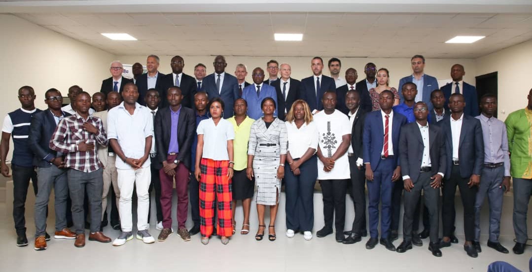 École de la Deuxième Chance / 25 entreprises valident le stage en France de 130 jeunes apprentis ivoiriens