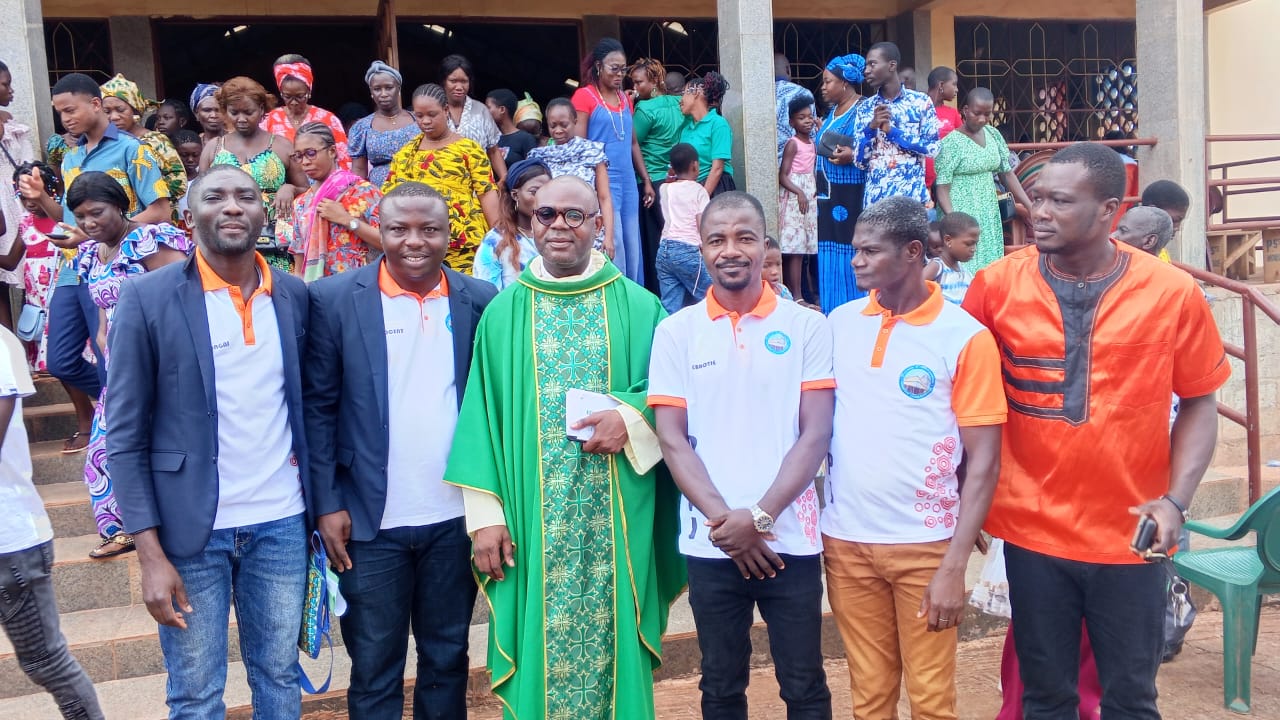 Pastorale des Jeunes à Abengourou / Le Comité Jeune de la Paroisse Sainte Monique termine l’année en beauté