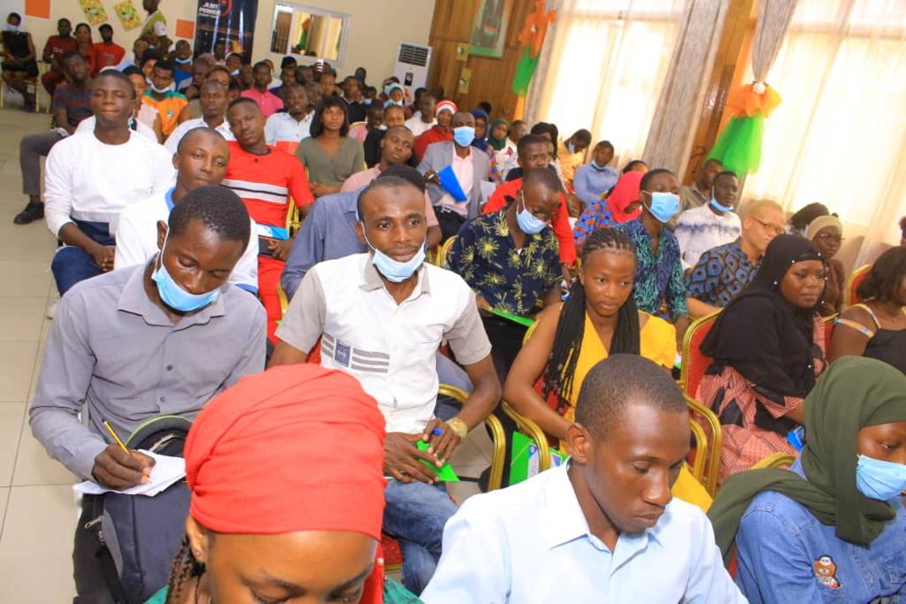 Opportunités d'emplois / Le Réseau des Jeunes Etudiants Actifs de Côte d’Ivoire forme 390 jeunes